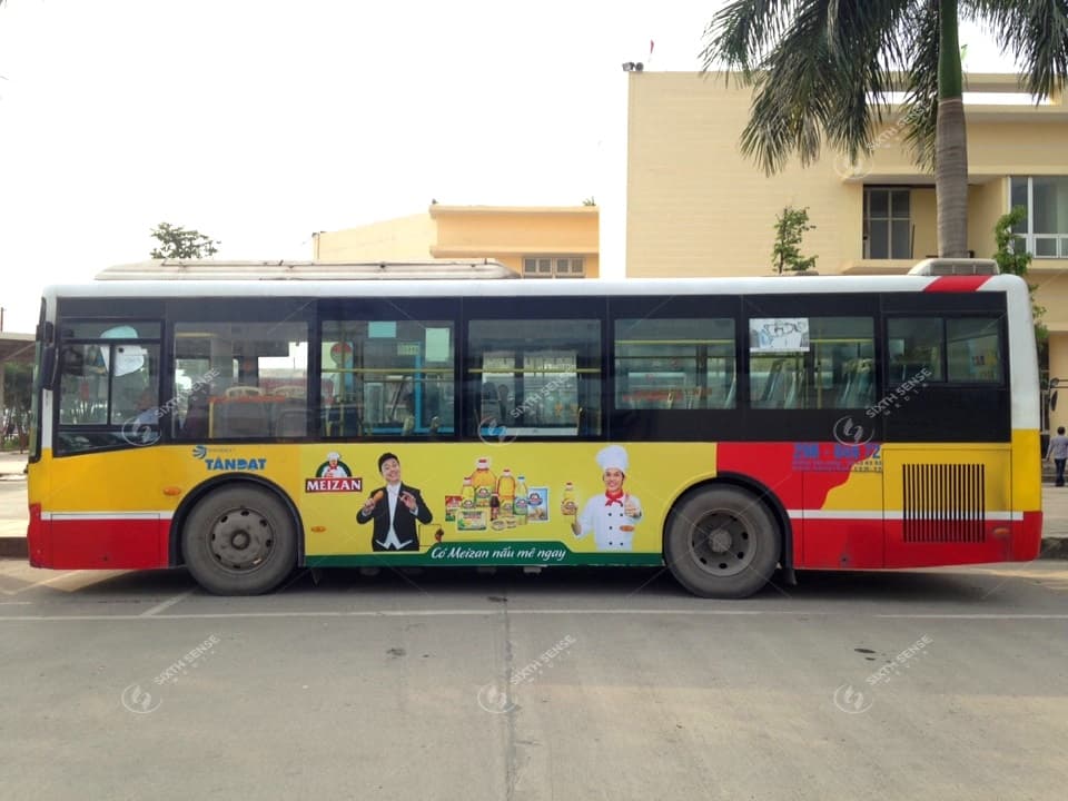 Dầu ăn cao cấp Meizan quảng cáo trên xe bus tại Hà Nội