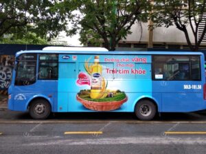 Dầu gạo nguyên chất Simply quảng cáo trên xe bus tại TP HCM