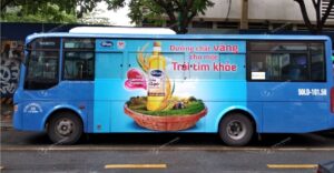 Dầu gạo nguyên chất Simply quảng cáo trên xe bus tại TP HCM