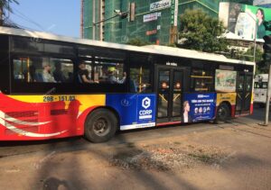 ECORP ENGLISH quảng cáo trên xe bus tại Hà Nội