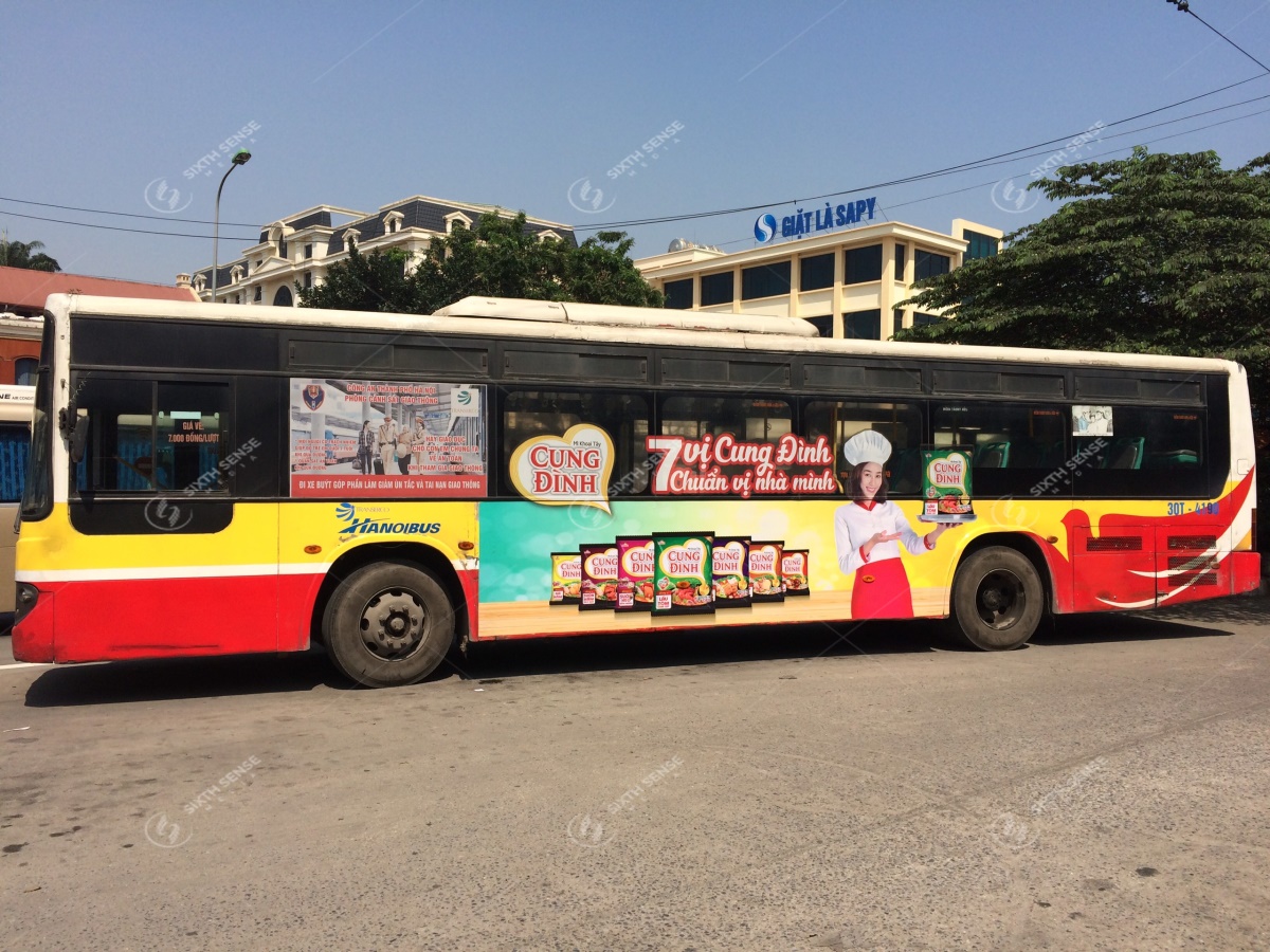 Quảng cáo tràn kính xe bus tại Hà Nội - Mì Cung Đình