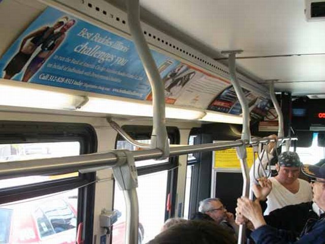 quảng cáo banner trên xe bus