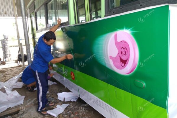 Quy trình dán decal quảng cáo xe bus