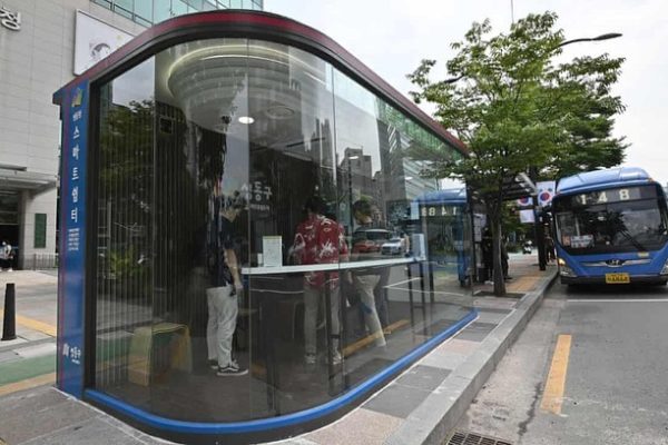 Hàn Quốc thiết kế nhà chờ xe bus thông minh chống Covid-19