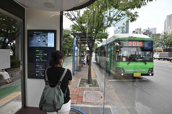 Hàn Quốc thiết kế nhà chờ xe bus thông minh chống Covid-19