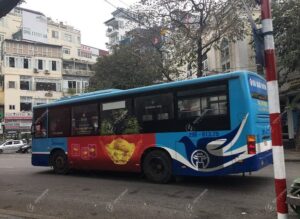 Quảng cáo trên xe bus Hà Nội cho Doji