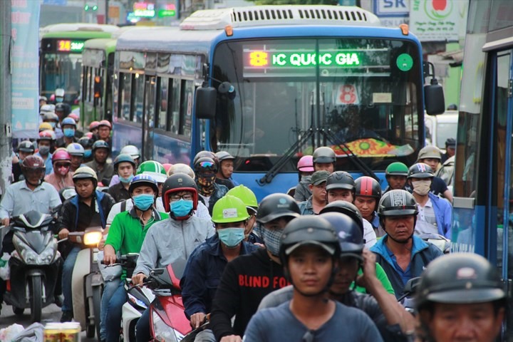 Đấu giá quảng cáo xe buýt TPHCM: Vì sao cứ thất bại?