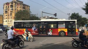 quảng cáo xe bus chúc mừng sinh nhật Ngu Thư Hân