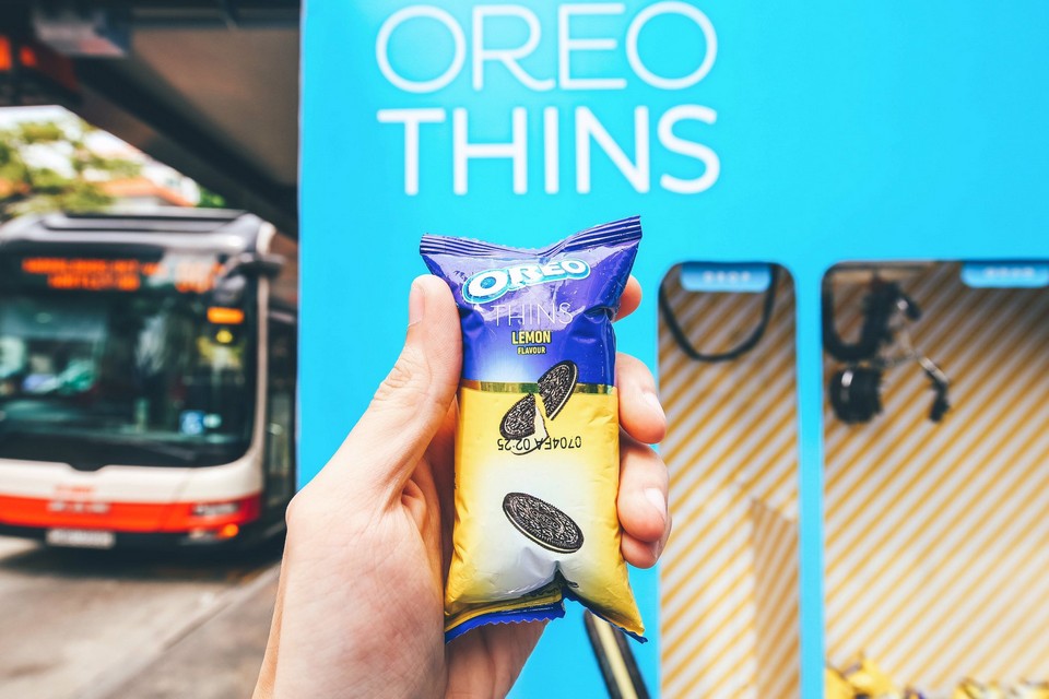 quảng cáo nhà chờ xe bus oreo