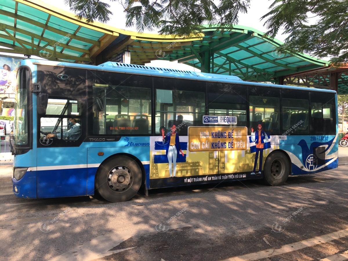 Quảng cáo xe bus Hà Nội tuyên truyền bảo vệ quyền trẻ em gái