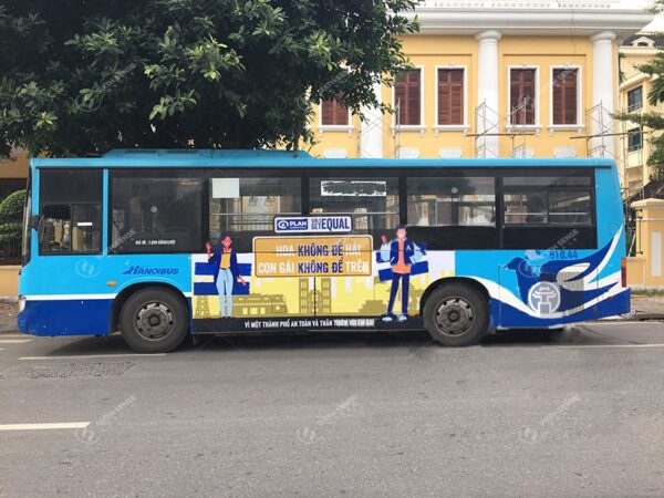 Quảng cáo xe bus Hà Nội tuyên truyền bảo vệ quyền trẻ em gái