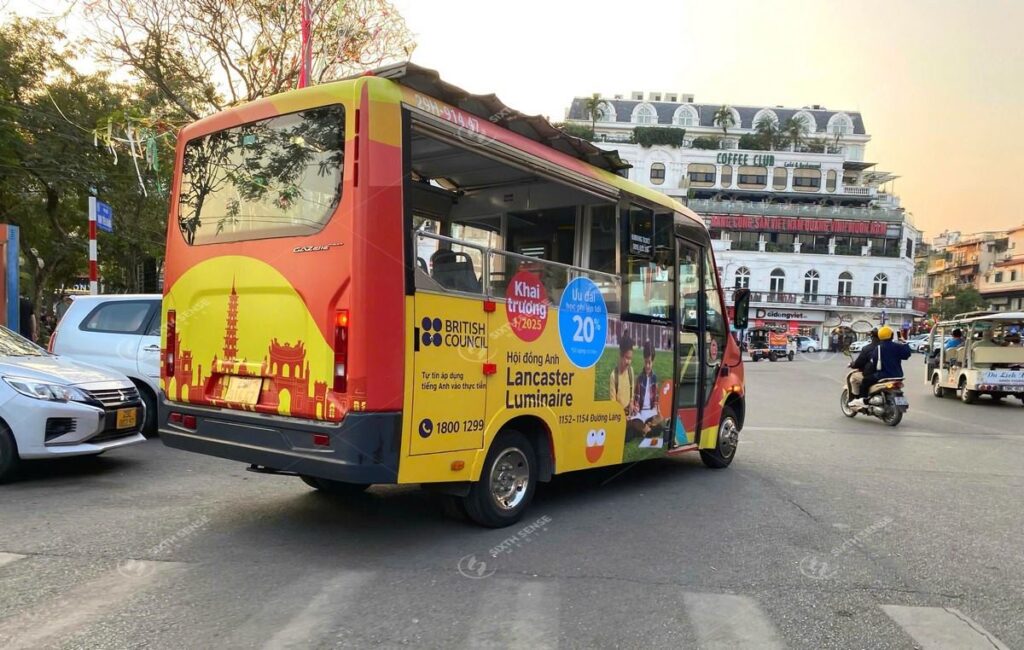 British Council Vietnam triển khai quảng cáo xe bus tại Hà Nội