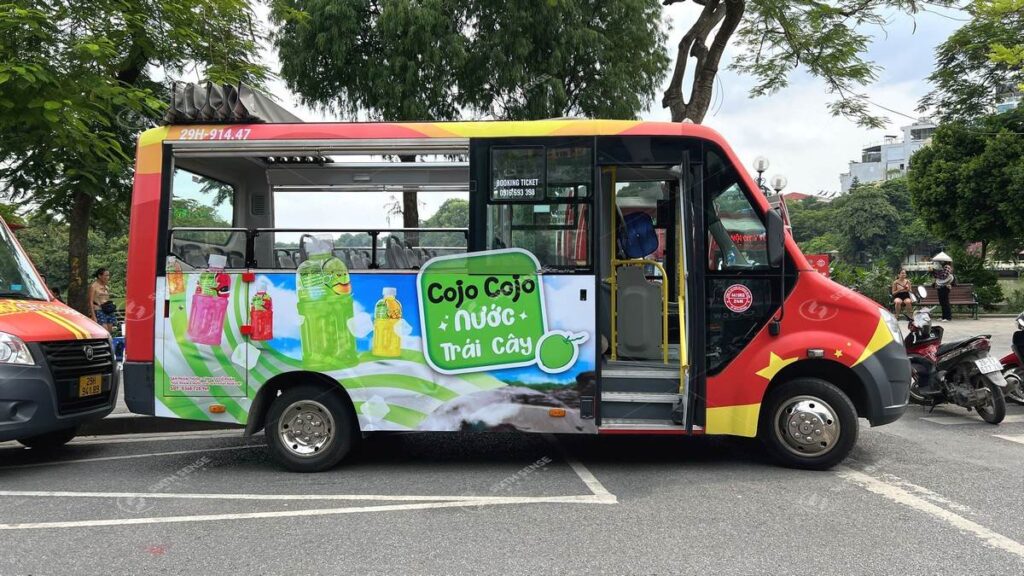 Nước ép Cojo Cojo nổi bật cùng quảng cáo xe bus City Tour 03