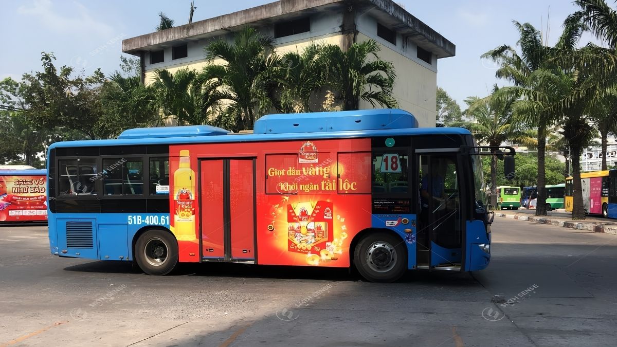 SSM cung cấp dịch vụ quảng cáo xe bus Hà Nội trọn gói từ tư vấn tuyến, thiết kế, thi công đến nghiệm thu. (Nguồn: Dự án SSM)