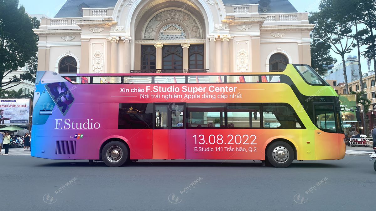 Chi phí quảng cáo xe bus có thể khác nhau giữa từng thành phố và thị trường, tùy nguồn xe, tuyến khai thác và nhu cầu quảng cáo. (Nguồn: Dự án SSM)
